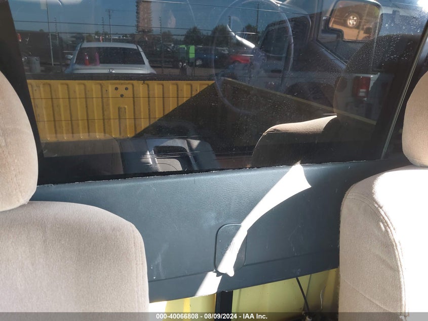 2000 Chevrolet Silverado C1500 VIN: 1GCEC14T7YZ224879 Lot: 40066808