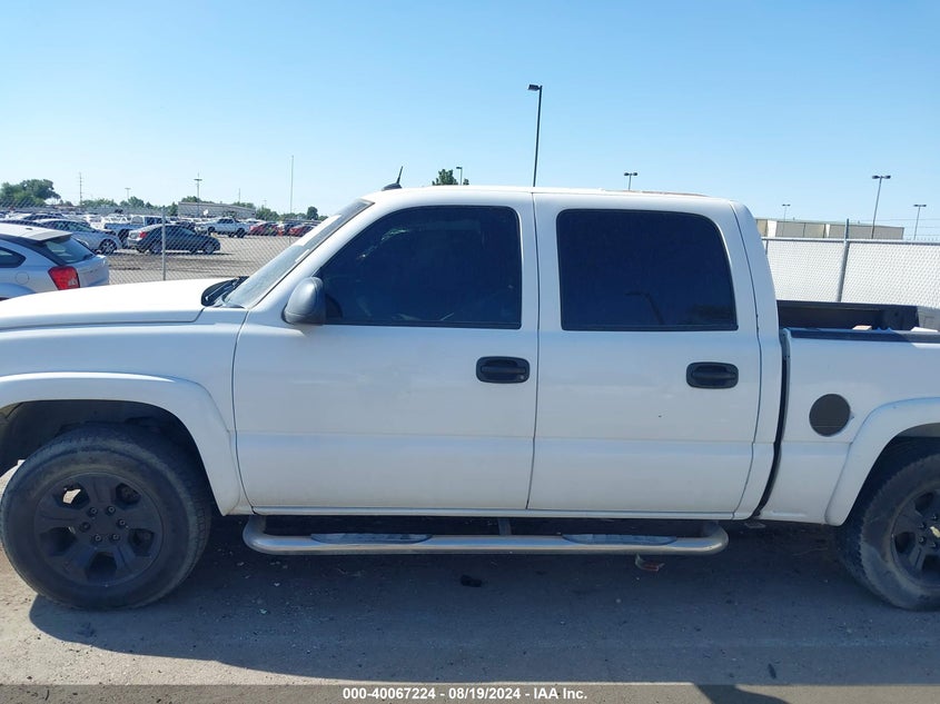 2005 Chevrolet Silverado 1500 Z71 VIN: 2GCEK13T751115413 Lot: 40067224