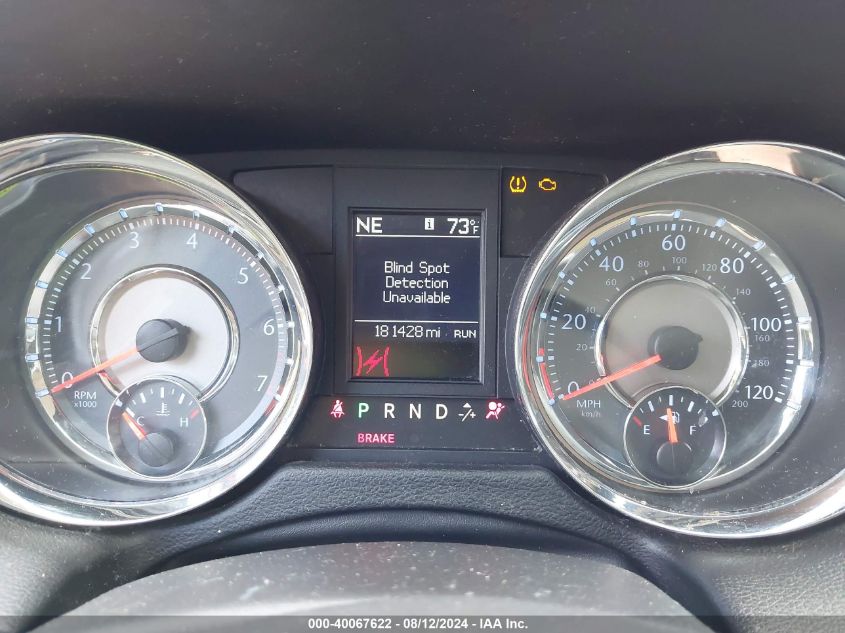 2011 Chrysler Town & Country Touring-L VIN: 2A4RR8DG7BR749318 Lot: 40067622