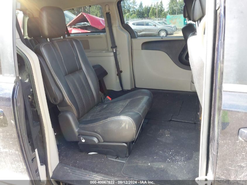 2011 Chrysler Town & Country Touring-L VIN: 2A4RR8DG7BR749318 Lot: 40067622