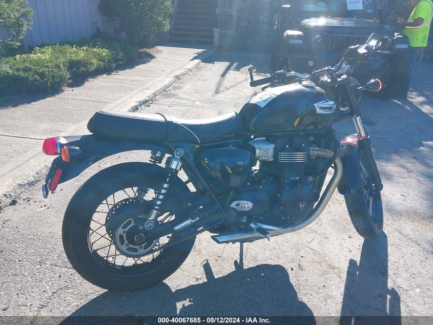 2023 TRIUMPH MOTORCYCLE BONNEVILLE 900 CC(VIN: SMTD10G75PTBF7744