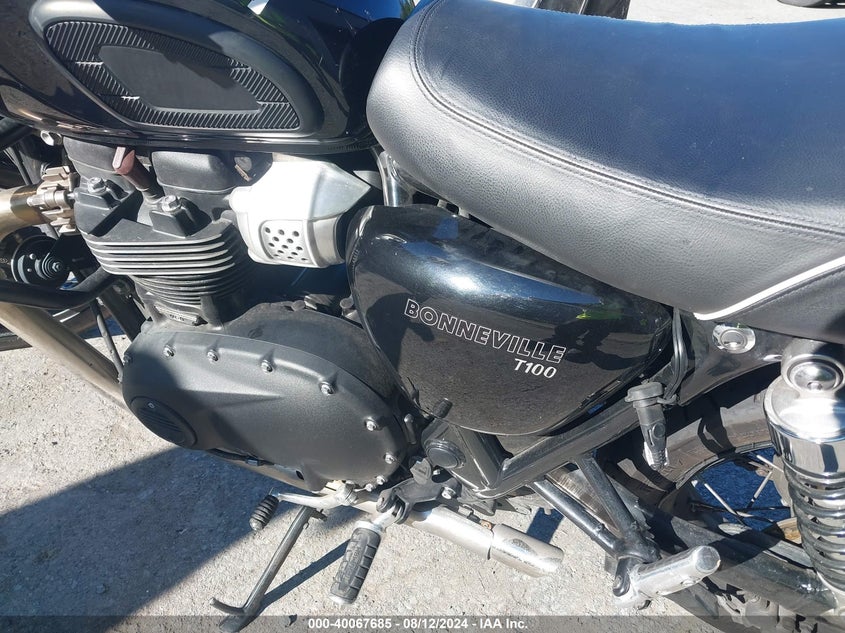 2023 TRIUMPH MOTORCYCLE BONNEVILLE 900 CC(VIN: SMTD10G75PTBF7744