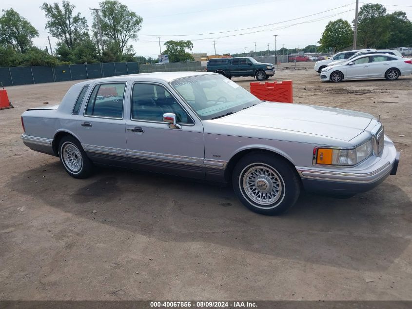 1994 Lincoln Town Car Signature/Tournament VIN: 1LNLM82W3RY675112 Lot: 40067856