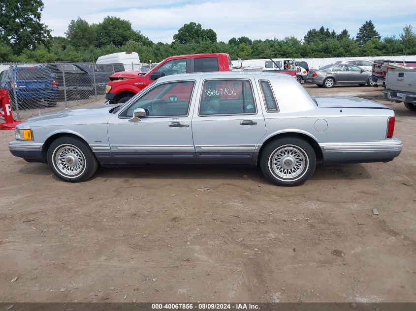 1994 Lincoln Town Car Signature/Tournament VIN: 1LNLM82W3RY675112 Lot: 40067856