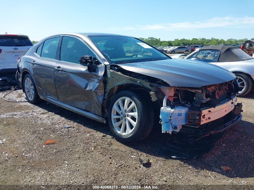 4T1C11AK5NU638935 2022 TOYOTA CAMRY - Image 1