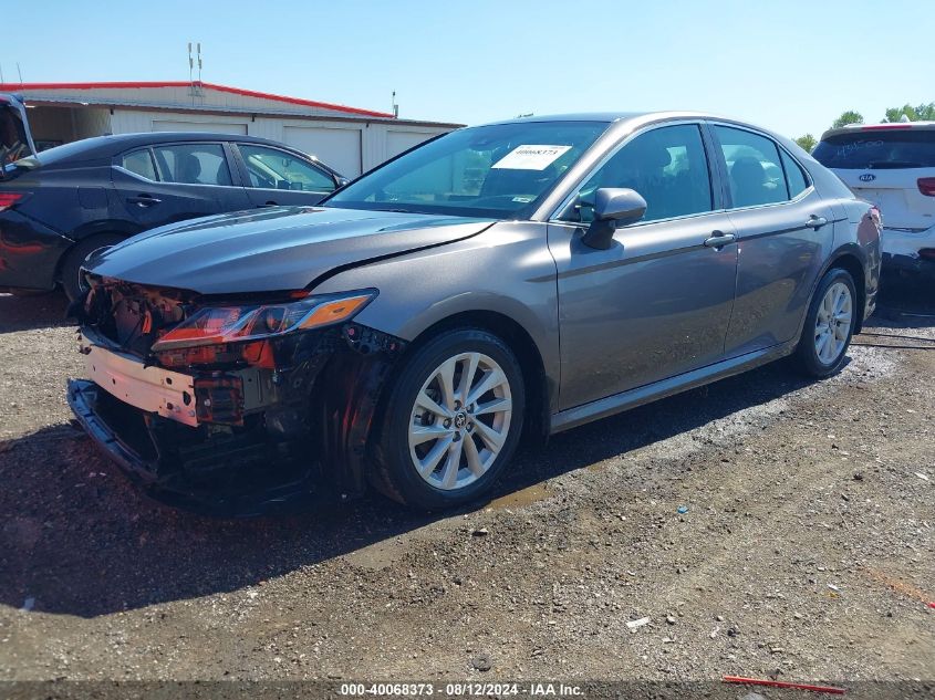 4T1C11AK5NU638935 2022 TOYOTA CAMRY - Image 2