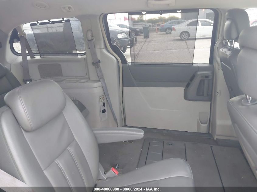 2010 Chrysler Town & Country Touring VIN: 2A4RR5D15AR351095 Lot: 40068980