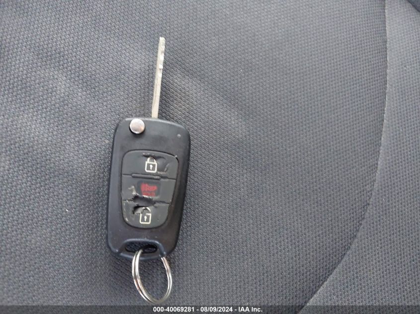 2011 Kia Soul + VIN: KNDJT2A26B7213164 Lot: 40069281