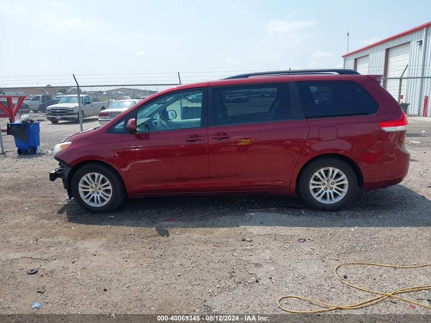 2011 Toyota Sienna Xle V6 VIN: 5TDYK3DC7BS135995 Lot: 40069345