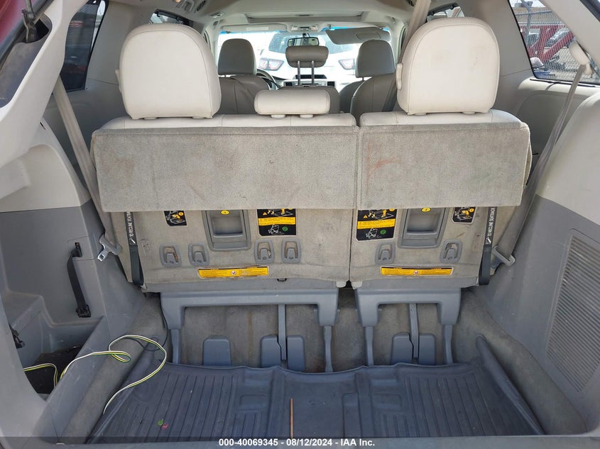 2011 Toyota Sienna Xle V6 VIN: 5TDYK3DC7BS135995 Lot: 40069345