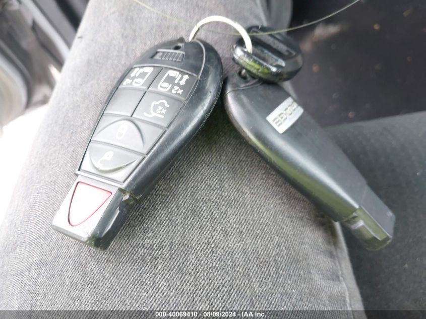 2015 Dodge Grand Caravan Sxt VIN: 2C4RDGCG2FR592044 Lot: 40069410