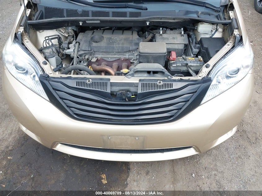 2011 Toyota Sienna VIN: 5TDKA3DC8BS004888 Lot: 40069789