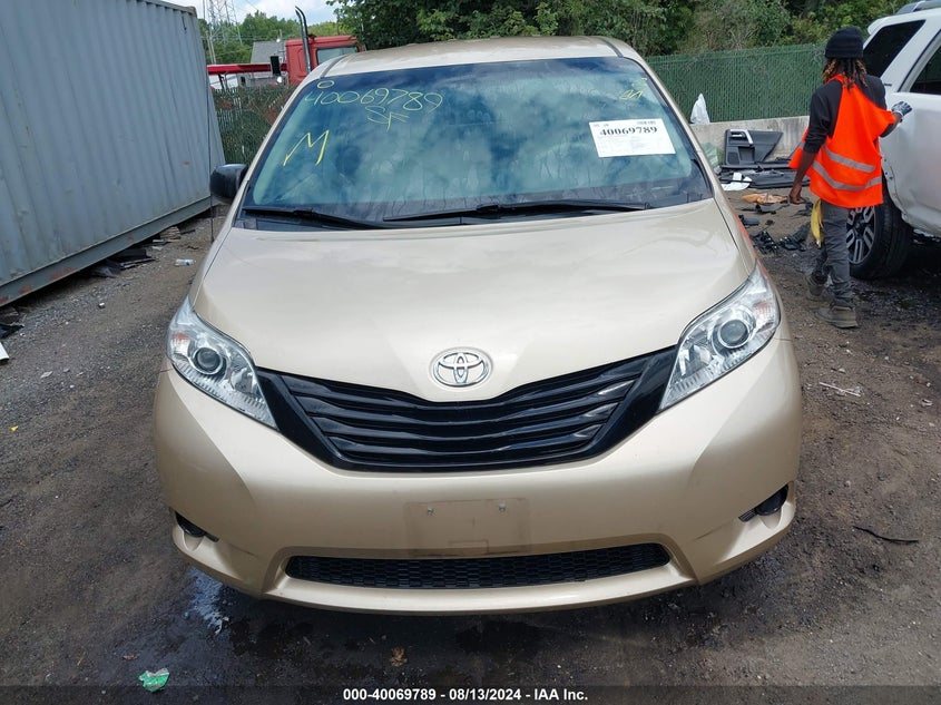 2011 Toyota Sienna VIN: 5TDKA3DC8BS004888 Lot: 40069789