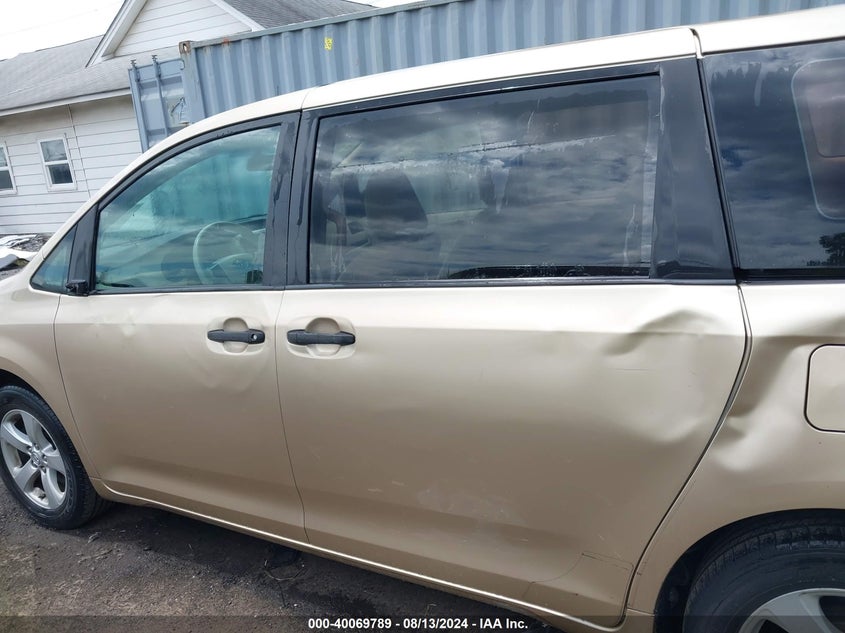 2011 Toyota Sienna VIN: 5TDKA3DC8BS004888 Lot: 40069789