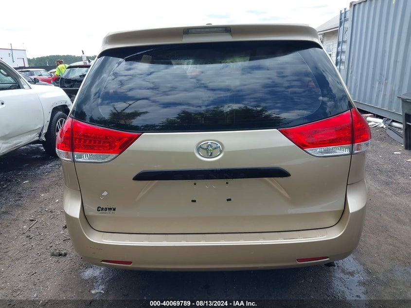 2011 Toyota Sienna VIN: 5TDKA3DC8BS004888 Lot: 40069789