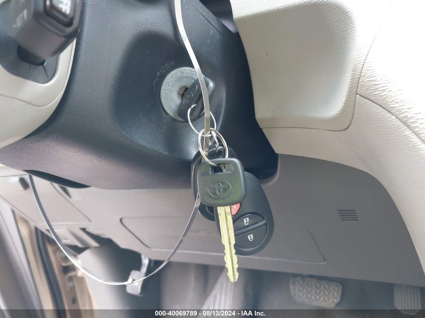 2011 Toyota Sienna VIN: 5TDKA3DC8BS004888 Lot: 40069789