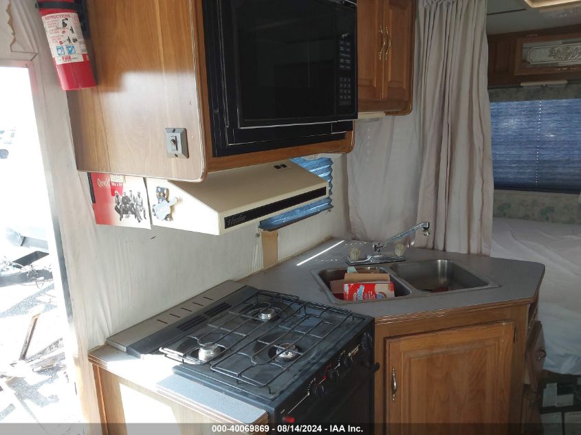 1993 Ford Econoline E350 Cutaway Van VIN: 1FDKE30G4PHB84021 Lot: 40069869