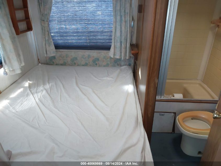 1993 Ford Econoline E350 Cutaway Van VIN: 1FDKE30G4PHB84021 Lot: 40069869