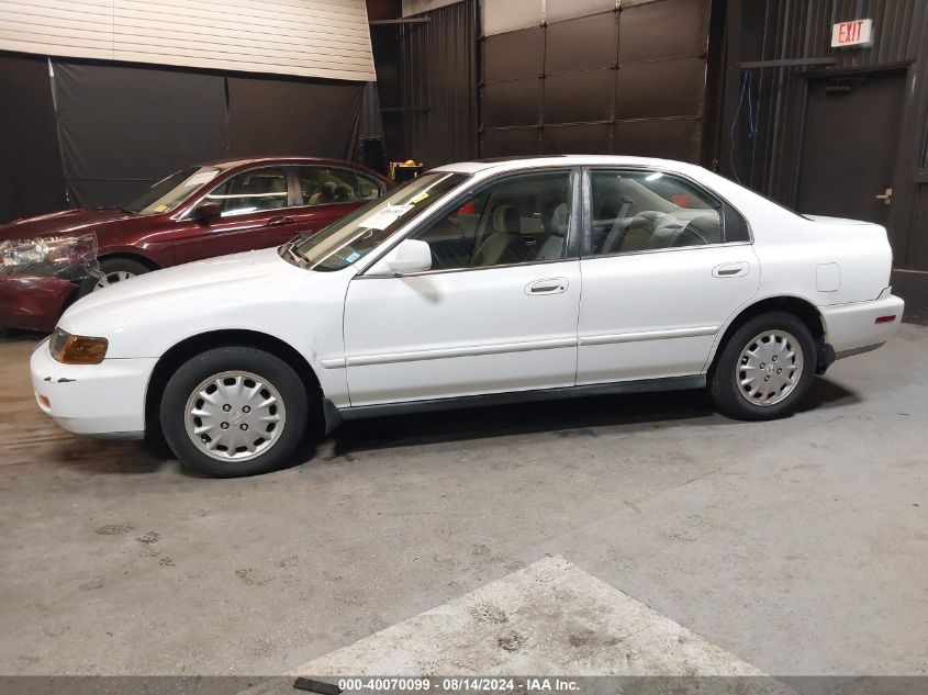 1996 Honda Accord Ex/Ex-R VIN: 1HGCD5651TA039438 Lot: 40070099
