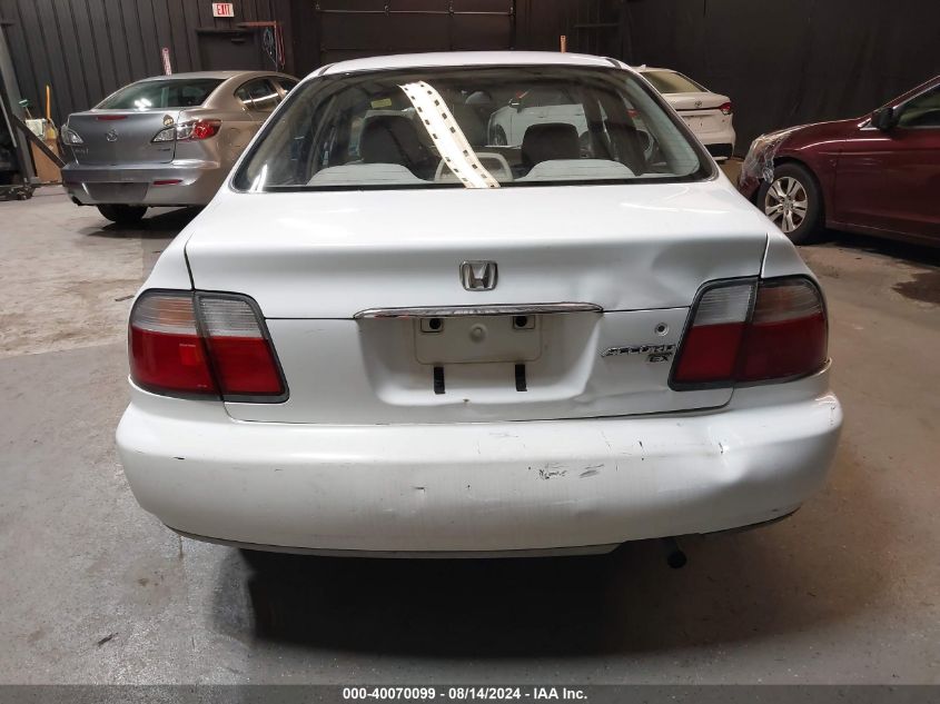 1996 Honda Accord Ex/Ex-R VIN: 1HGCD5651TA039438 Lot: 40070099