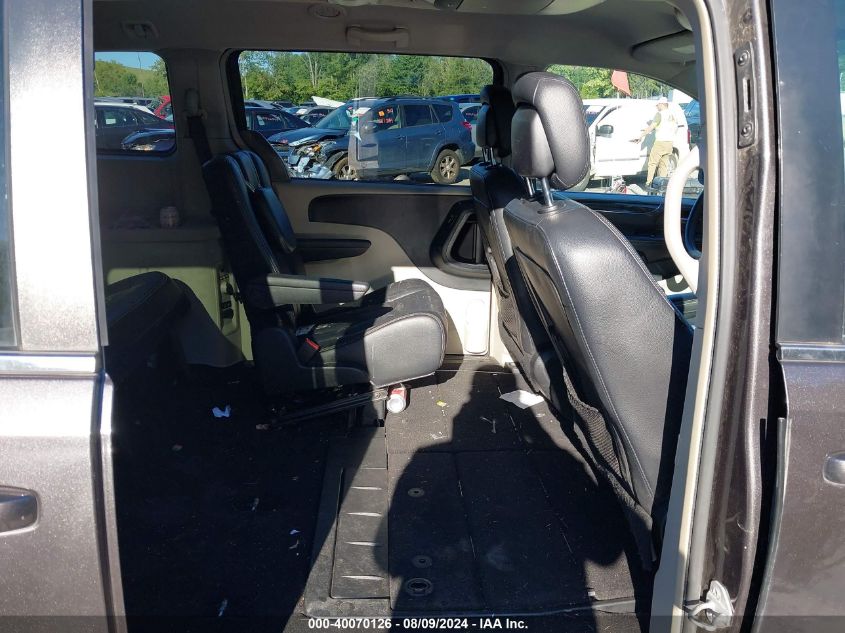 2015 Chrysler Town & Country Touring VIN: 2C4RC1BG9FR560631 Lot: 40070126