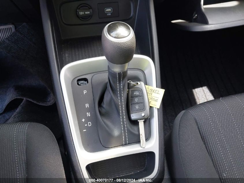 2021 HYUNDAI VENUE SE - KMHRB8A35MU109900