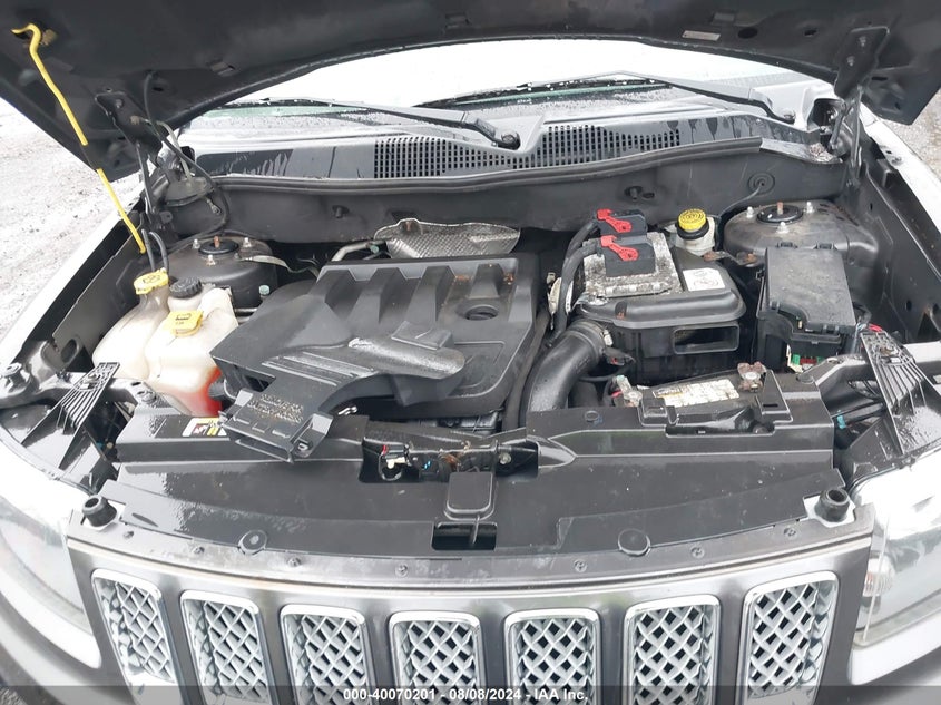 2015 Jeep Compass Latitude VIN: 1C4NJDEB9FD303252 Lot: 40070201