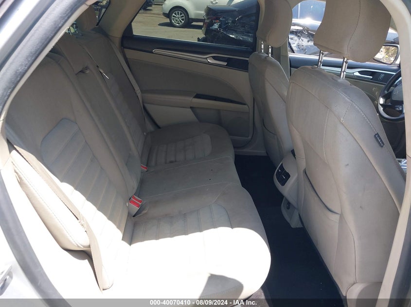 2018 Ford Fusion Se VIN: 3FA6P0HD5JR260768 Lot: 40070410