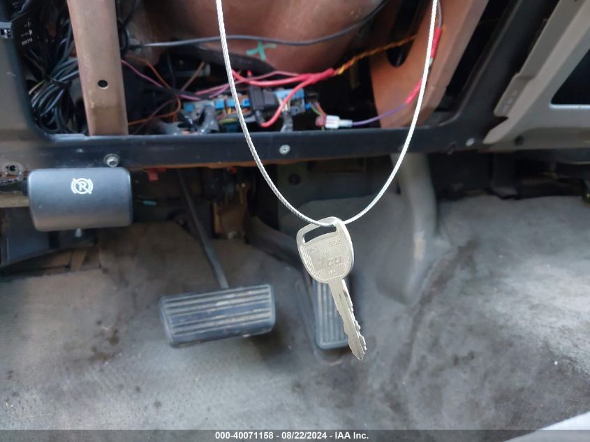 2004 Chevrolet Suburban 1500 Ls VIN: 3GNEC16T14G276653 Lot: 40071158