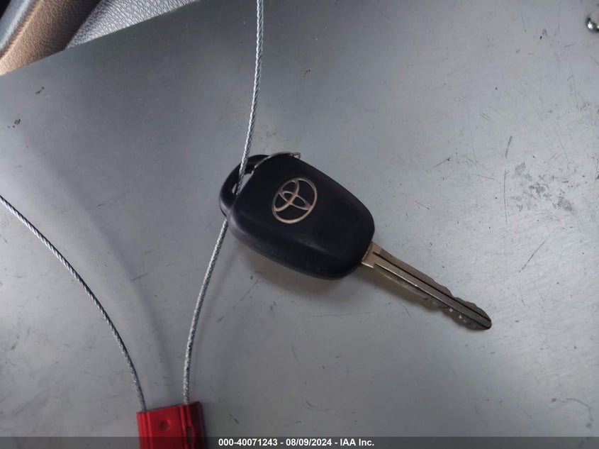 2014 TOYOTA RAV4 LE - JTMBFREV0E5029928