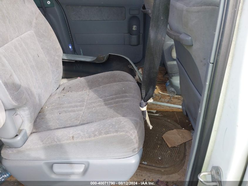 1999 Toyota Sienna Le/Xle VIN: 4T3ZF13C8XU113296 Lot: 40071790