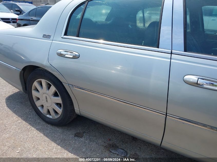 2006 Lincoln Town Car Signature Limited VIN: 1LNHM82VX6Y631973 Lot: 40072201