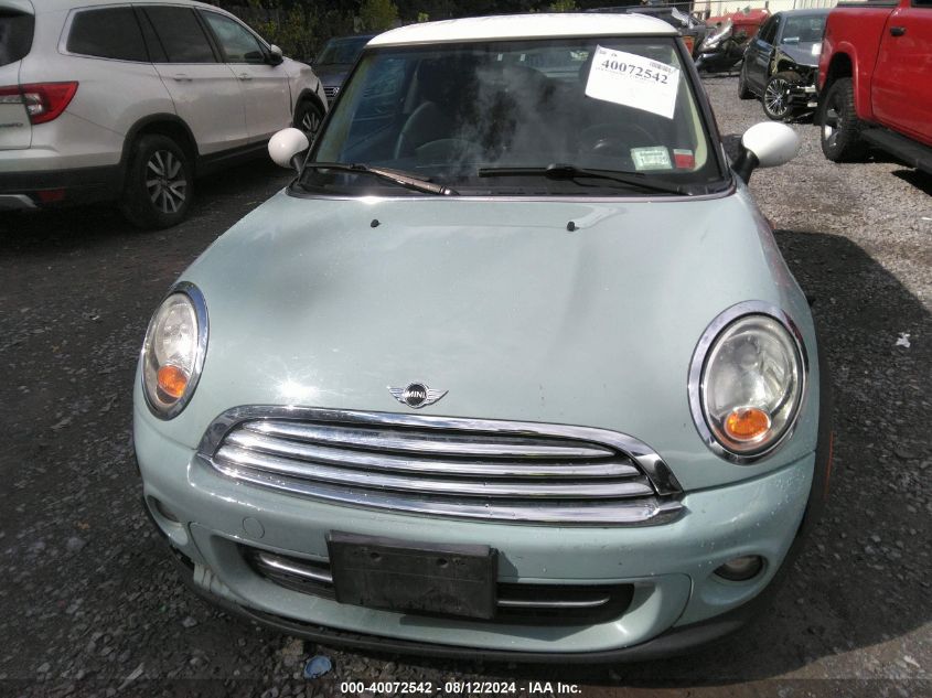 2011 Mini Cooper VIN: WMWSU3C59BT098465 Lot: 40072542