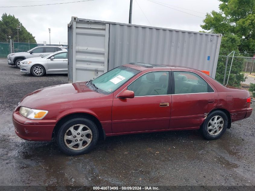 2000 Toyota Camry Le V6 VIN: 4T1BF22K0YU949923 Lot: 40073495