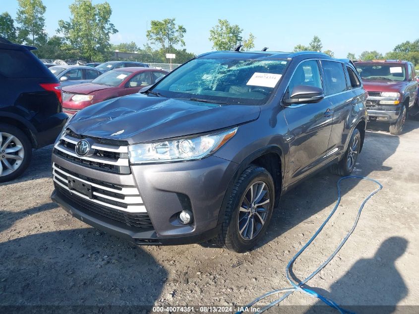 5TDJZRFHXJS871529 2018 TOYOTA HIGHLANDER - Image 2