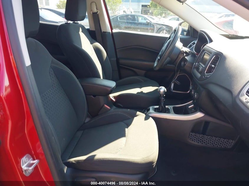 VIN 3C4NJCAB0JT137125 2018 JEEP COMPASS SPORT FWD