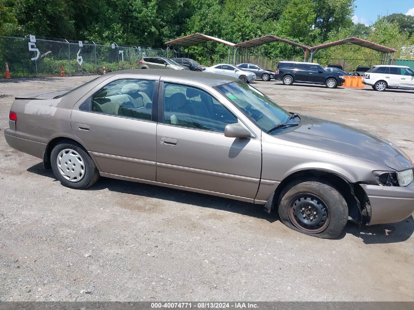 1999 Toyota Camry Le VIN: 4T1BG22K9XU412415 Lot: 40074771