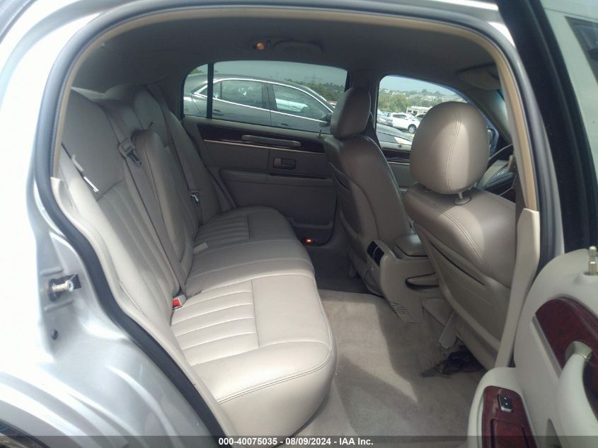 2003 Lincoln Town Car Signature VIN: 1LNHM82W83Y701104 Lot: 40075035