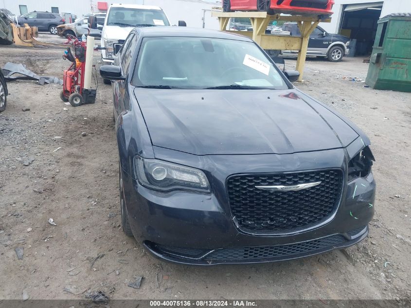 2C3CCAAGXJH308560 2018 Chrysler 300 Touring