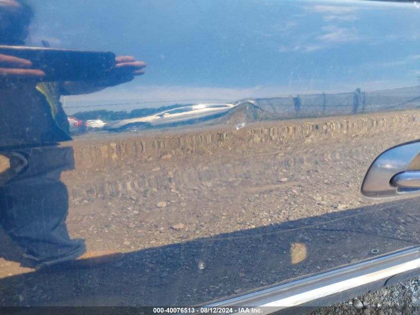 2001 Chrysler Town & Country Limited VIN: 2C8GT64L51R105474 Lot: 40076513