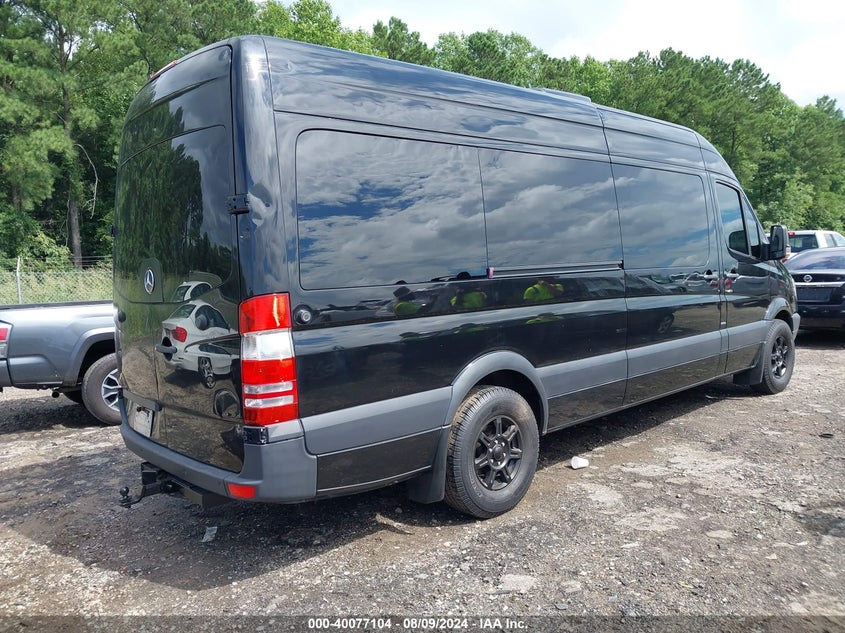 2011 Mercedes-Benz Sprinter 2500 High Roof VIN: WDZPE8CDXB5573720 Lot: 40077104
