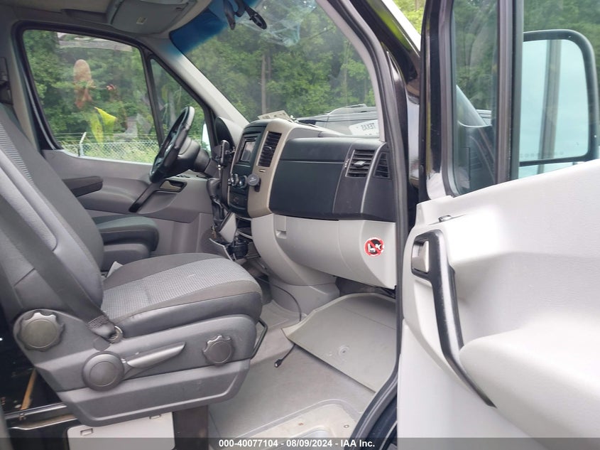 2011 Mercedes-Benz Sprinter 2500 High Roof VIN: WDZPE8CDXB5573720 Lot: 40077104