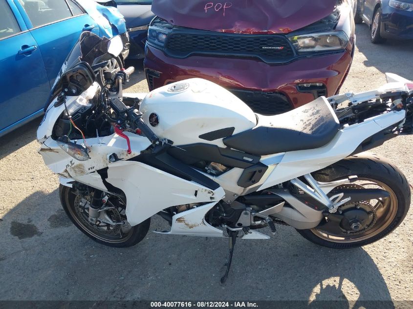 2014 Honda Vfr800 F VIN: JH2RC7913EK000726 Lot: 40077616