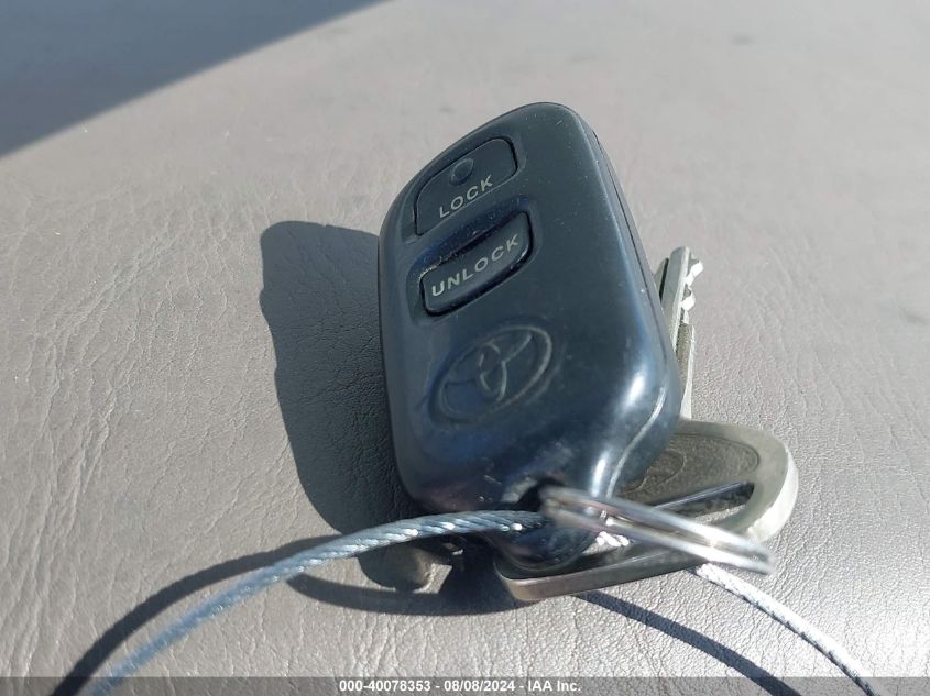 2000 Toyota Camry Le VIN: JT2BG28K3Y0427361 Lot: 40078353