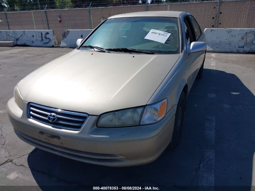 2000 Toyota Camry Le VIN: JT2BG28K3Y0427361 Lot: 40078353