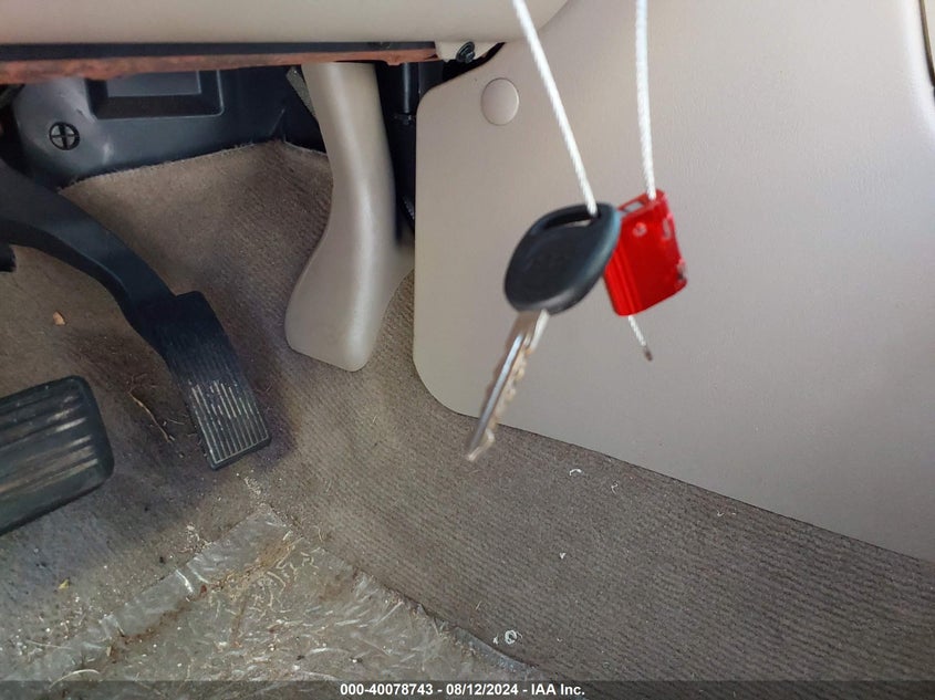 2006 Chevrolet Silverado 1500 C1500 VIN: 2GCEC13T861215146 Lot: 40078743