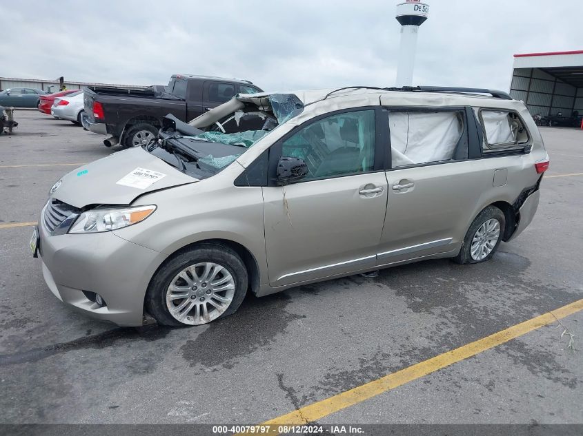 5TDYZ3DC2HS85203 2017 TOYOTA SIENNA - Image 2