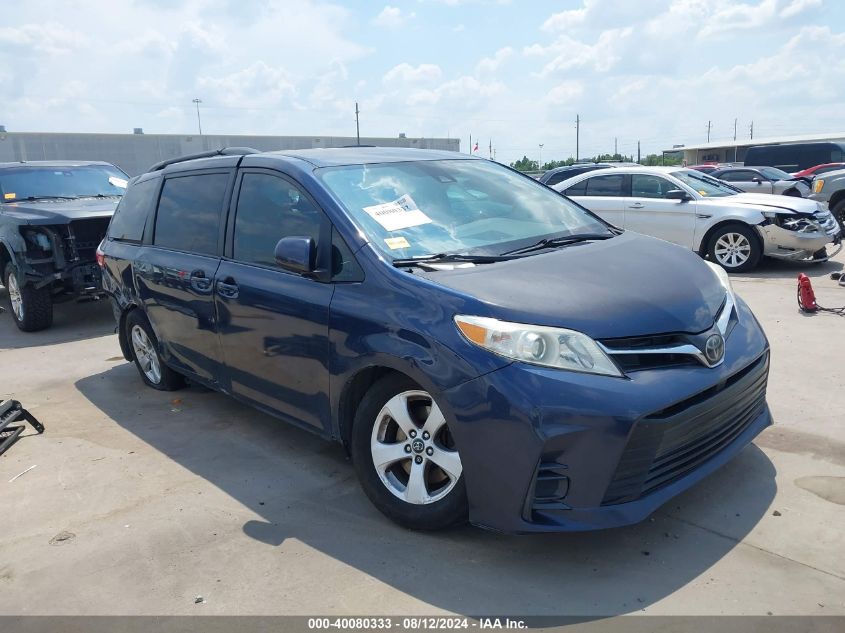 5TDKZ3DC9JS905713 2018 TOYOTA SIENNA - Image 1