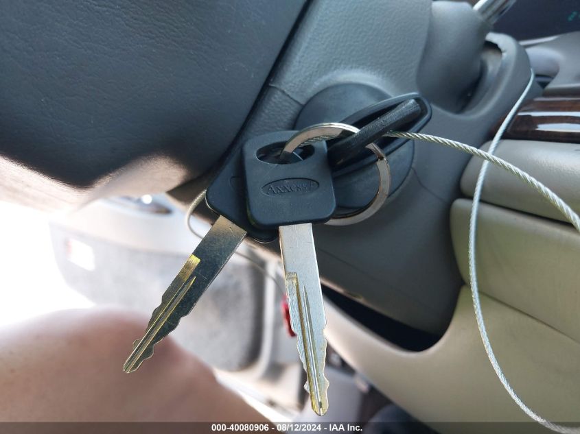 1997 Lincoln Town Car Signature VIN: 1LNLM82WXVY712425 Lot: 40080906