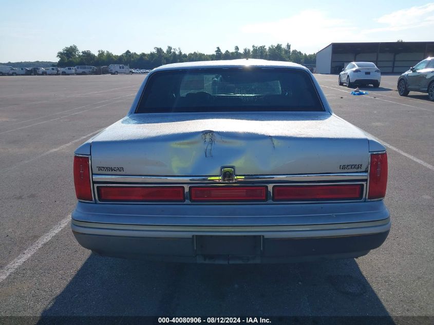 1997 Lincoln Town Car Signature VIN: 1LNLM82WXVY712425 Lot: 40080906